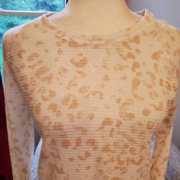 NWT Knox Rose Cream and Tan Henley Top Size Medium - Picture 8 of 12
